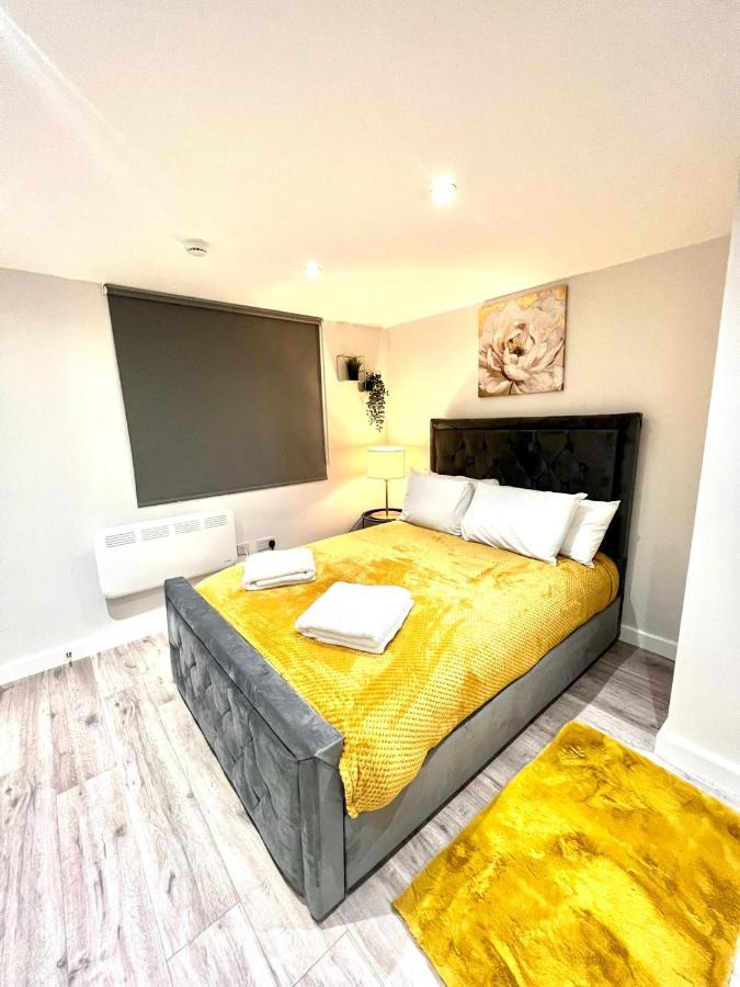 Golden Residences - Oakway Feltham Exteriör bild